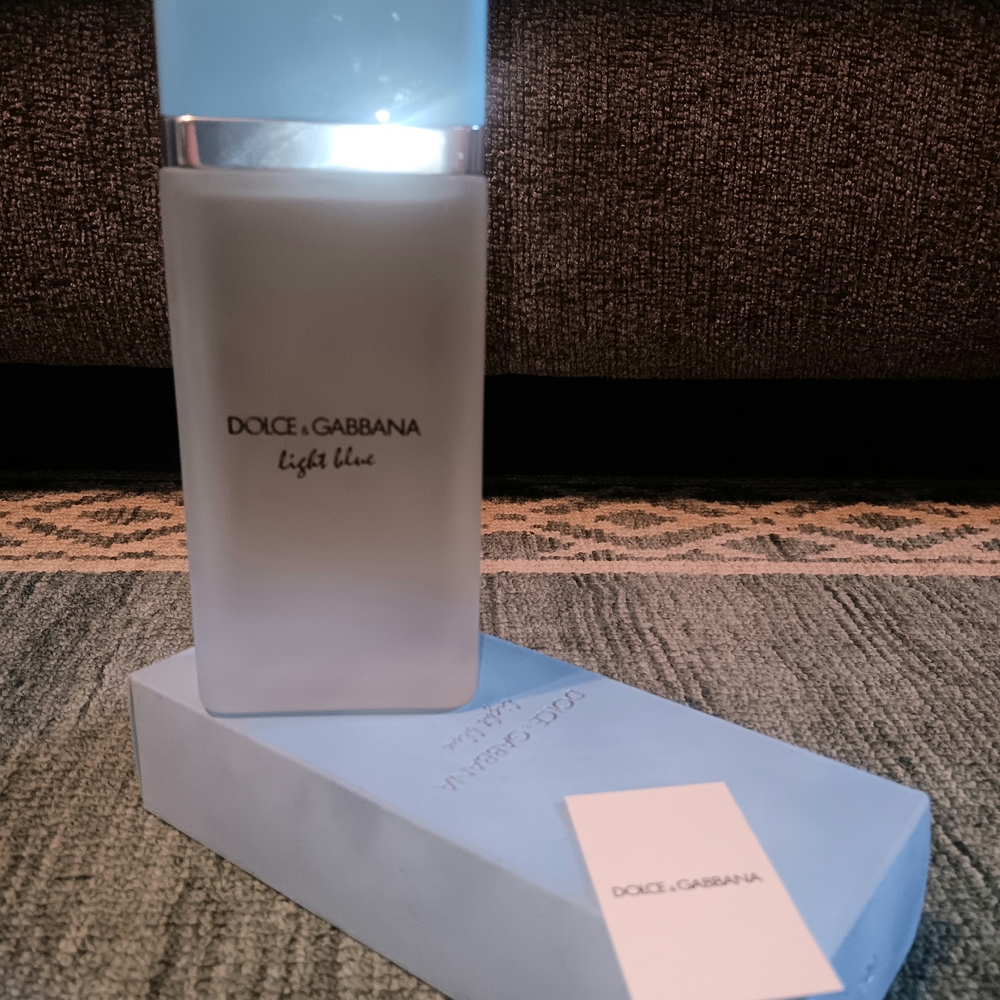Dolce & Gabbana Light Blue Bottle with Powder Blue Cap and Box - Picture 2 of 4